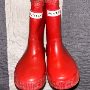 Hunter rainboots Size 6 baby Red